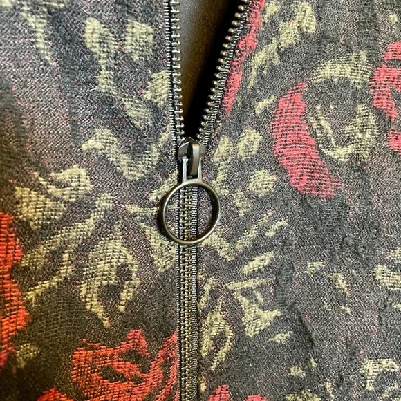 Crafted & Tailored Rose Print Cropped Bomber Jacket - Picture 4 of 8